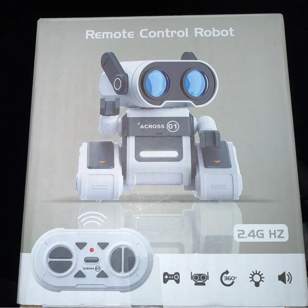 01 Remote Control Robot - White